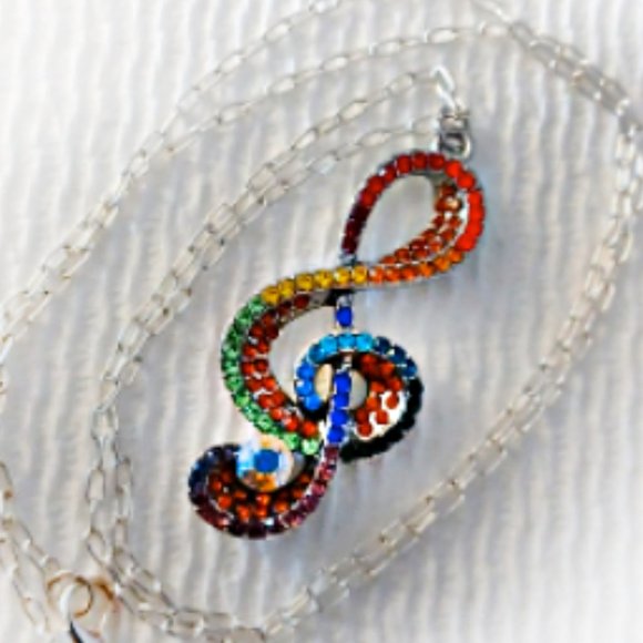 NWOT Gorgeous Rainbow Rhinestone Silvertone G Clef necklace - Picture 4 of 8